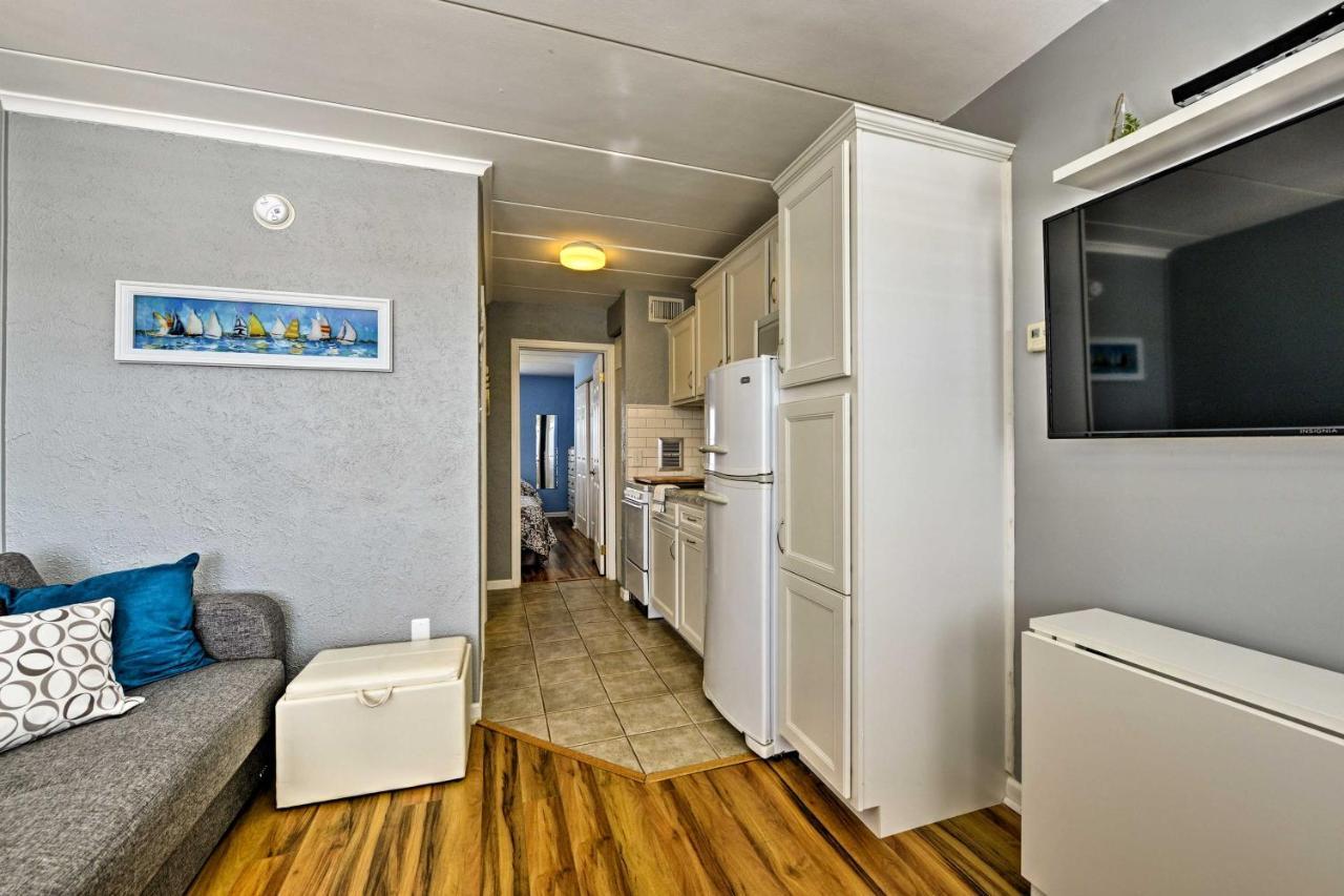 North Wildwood Condo With Pool, Walk To Boardwalk! Екстер'єр фото